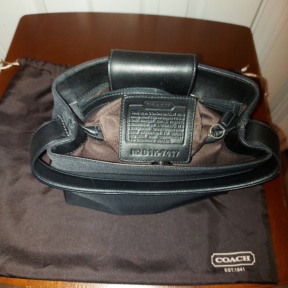 Elegant Coach Mercer Handbag - Picture 8 of 13